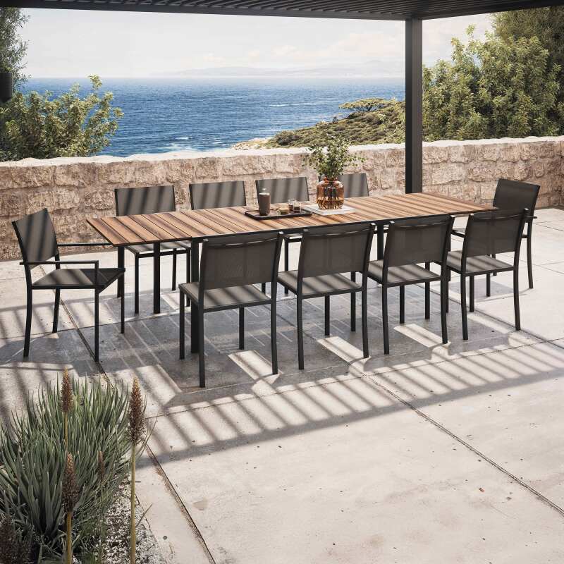 Rechteckiger ausziehbarer Gartentisch mit 8 Stühlen und 2 Stühlen mit Armlehnen