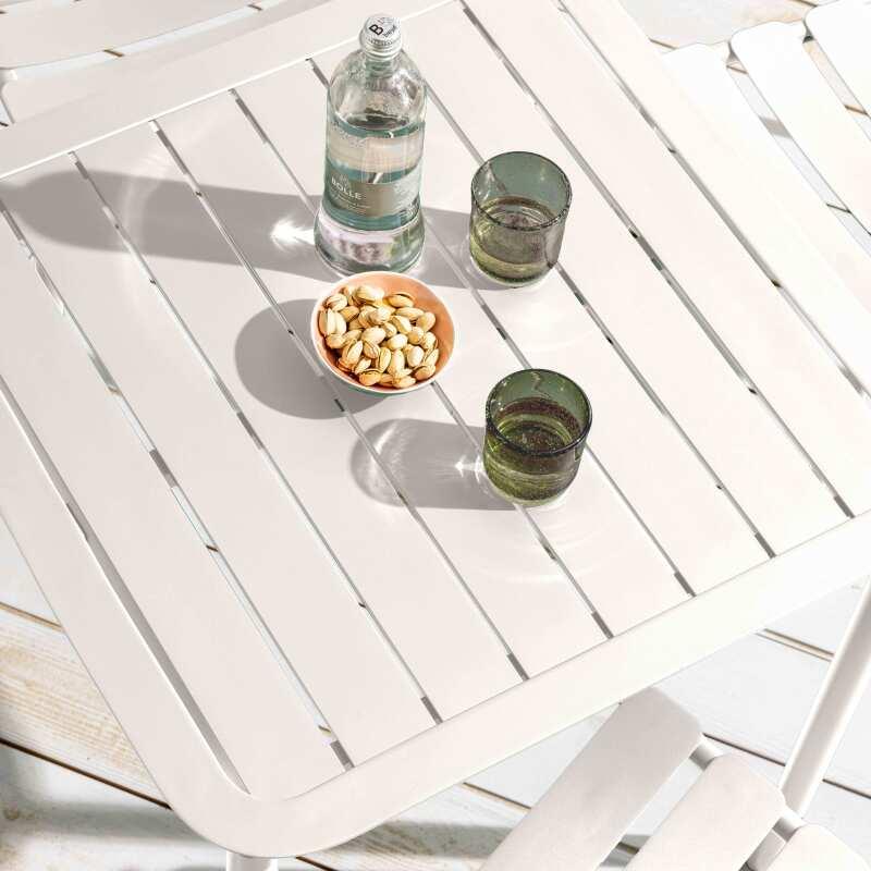 Quadratischer stapelbarer Terrassentisch 70 x 70 cm aus Aluminium (3/7)