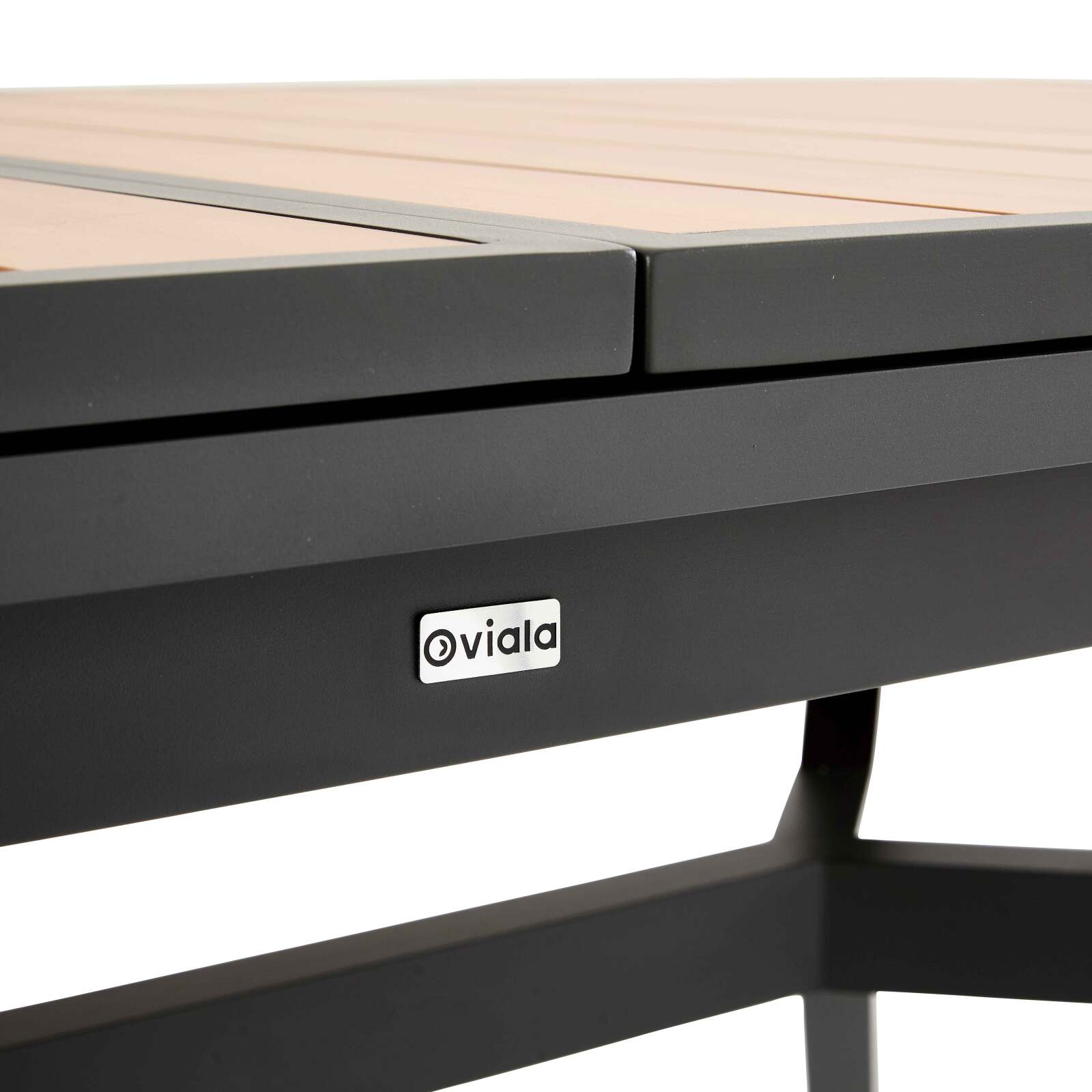 Rechteckiger ausziehbarer Gartentisch 187/250 cm aus Aluminium und 10 Stühle mit Armlehnen 