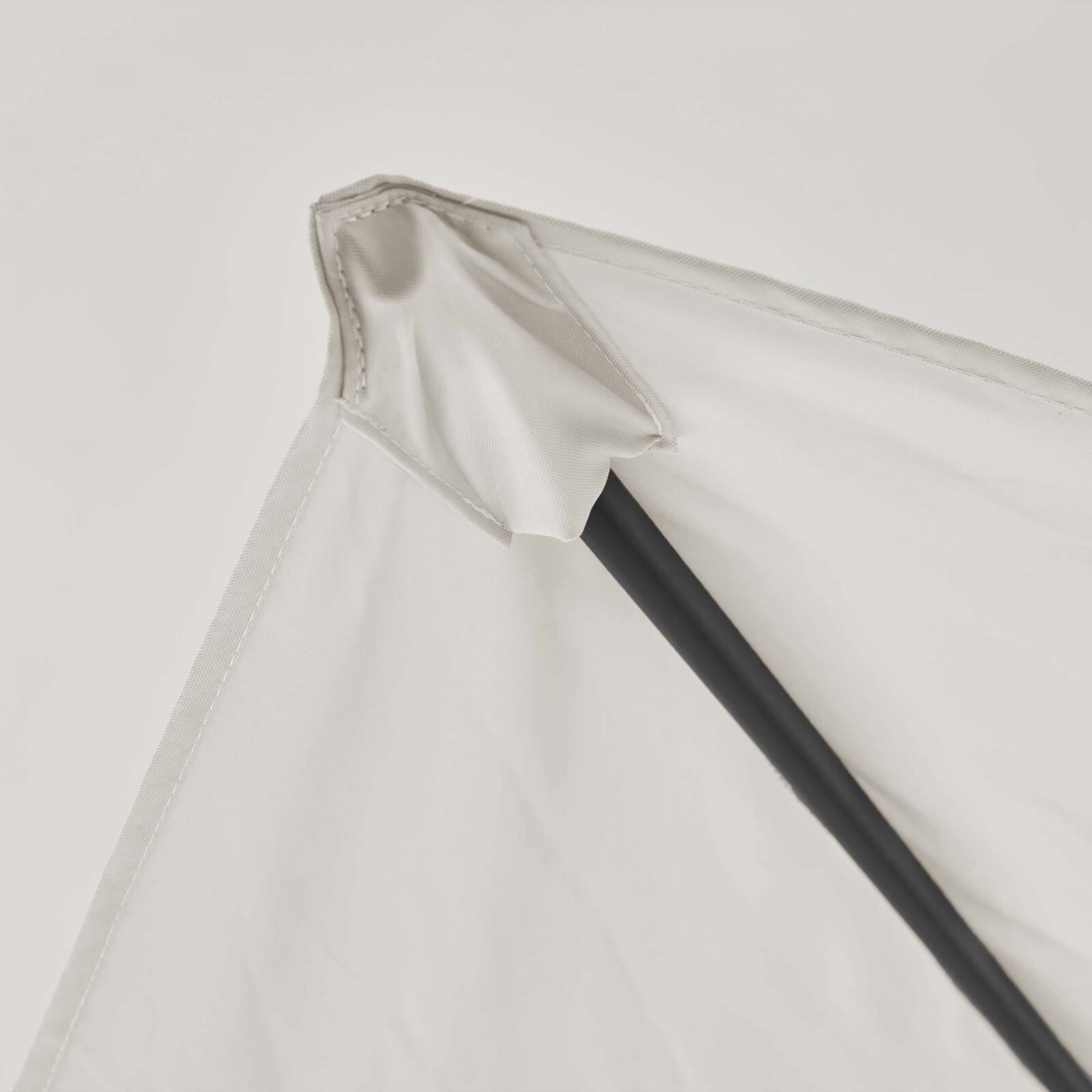 Ersatzteile für einen 4x3m großen versetzten Sonnenschirm mit einem Gewicht von 240g/m2  Ersatzteile für einen 4x3m großen versetzten Sonnenschirm mit einem Gewicht von 240g/m2