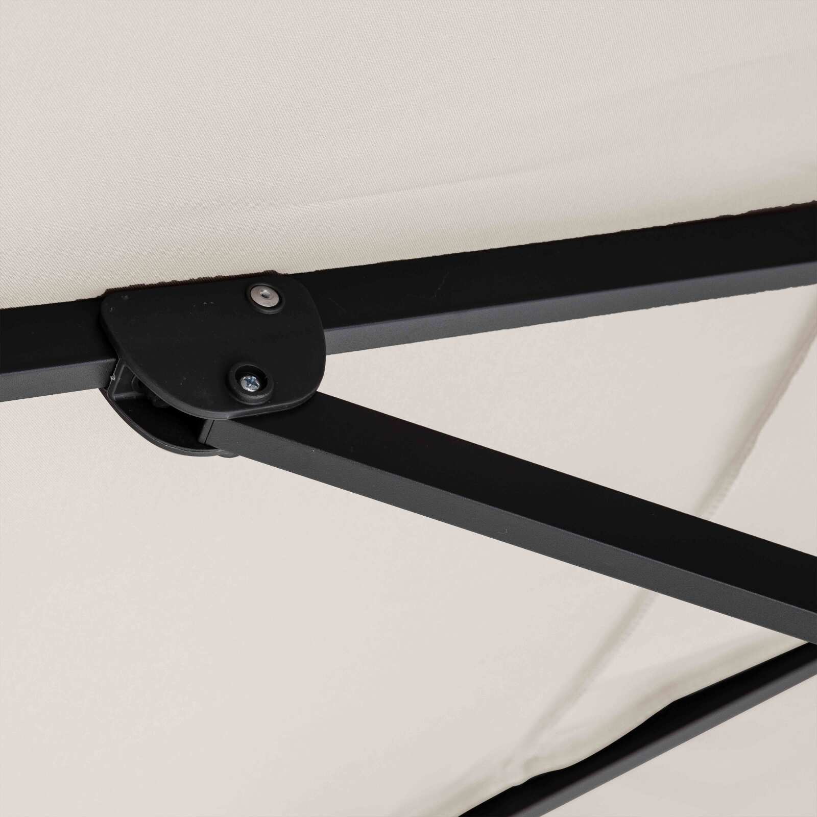 Ersatzteile für einen 4x3m großen versetzten Sonnenschirm mit einem Gewicht von 240g/m2 