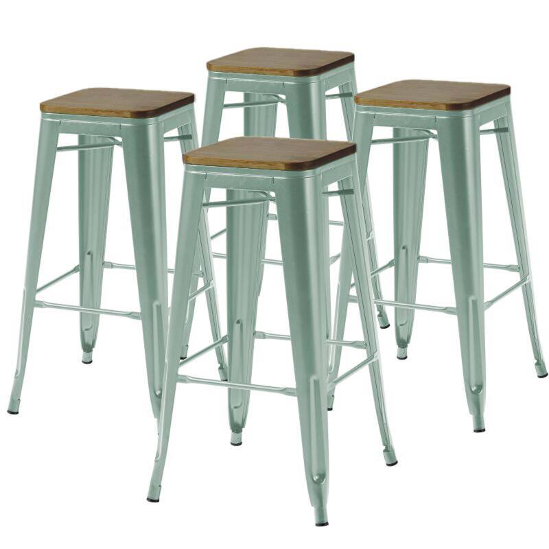 Set aus 4 Barhockern aus mattem Holz (43 x 43 x 76 cm)
