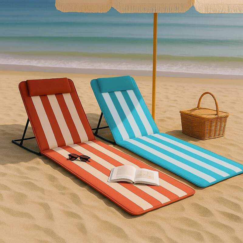 Set aus 2 faltbaren Strandmatratzen in Blau/Weiß und Fuchsia/Weiß