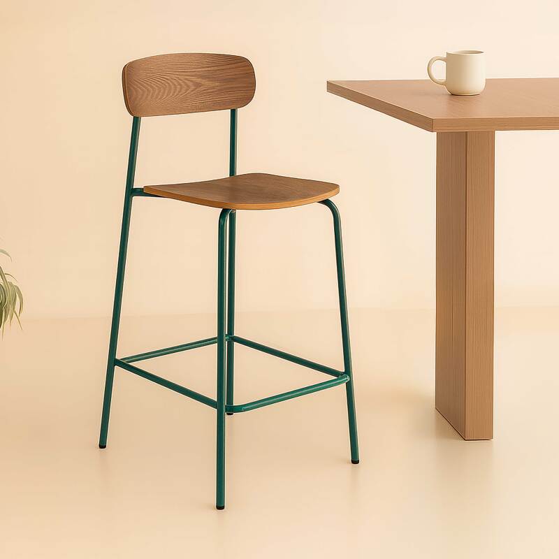 Set mit 2 Hochstühlen aus Metall und Holz