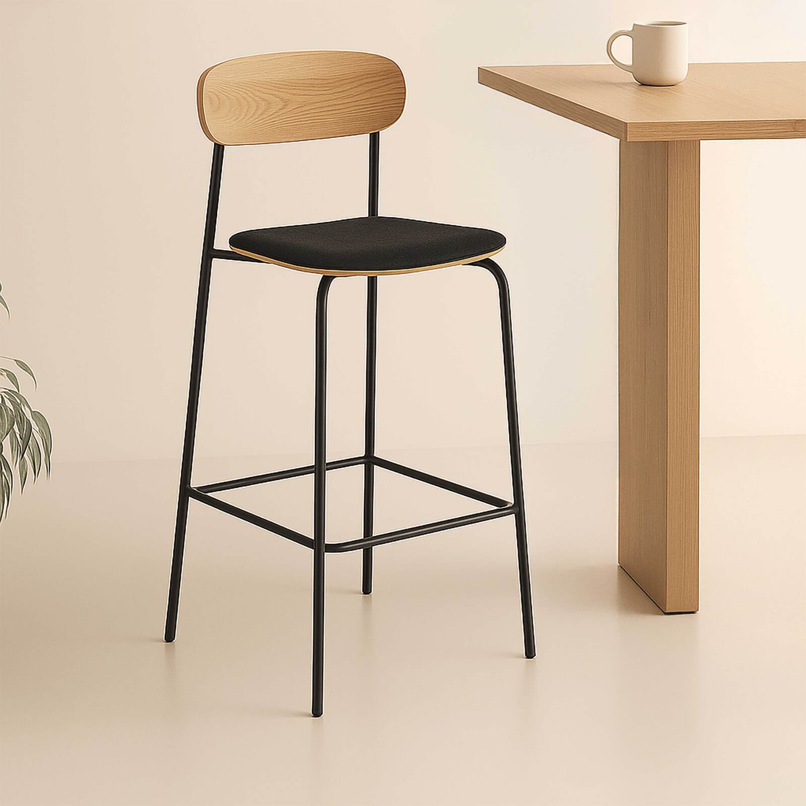 Set mit 2 Hochstühlen aus Metall, Holz und Stoff