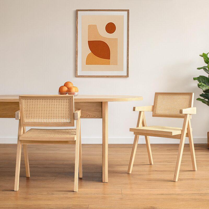 Set mit 2 Stühlen mit Armlehnen aus natürlichem Rattan und FSC®-Massivholz