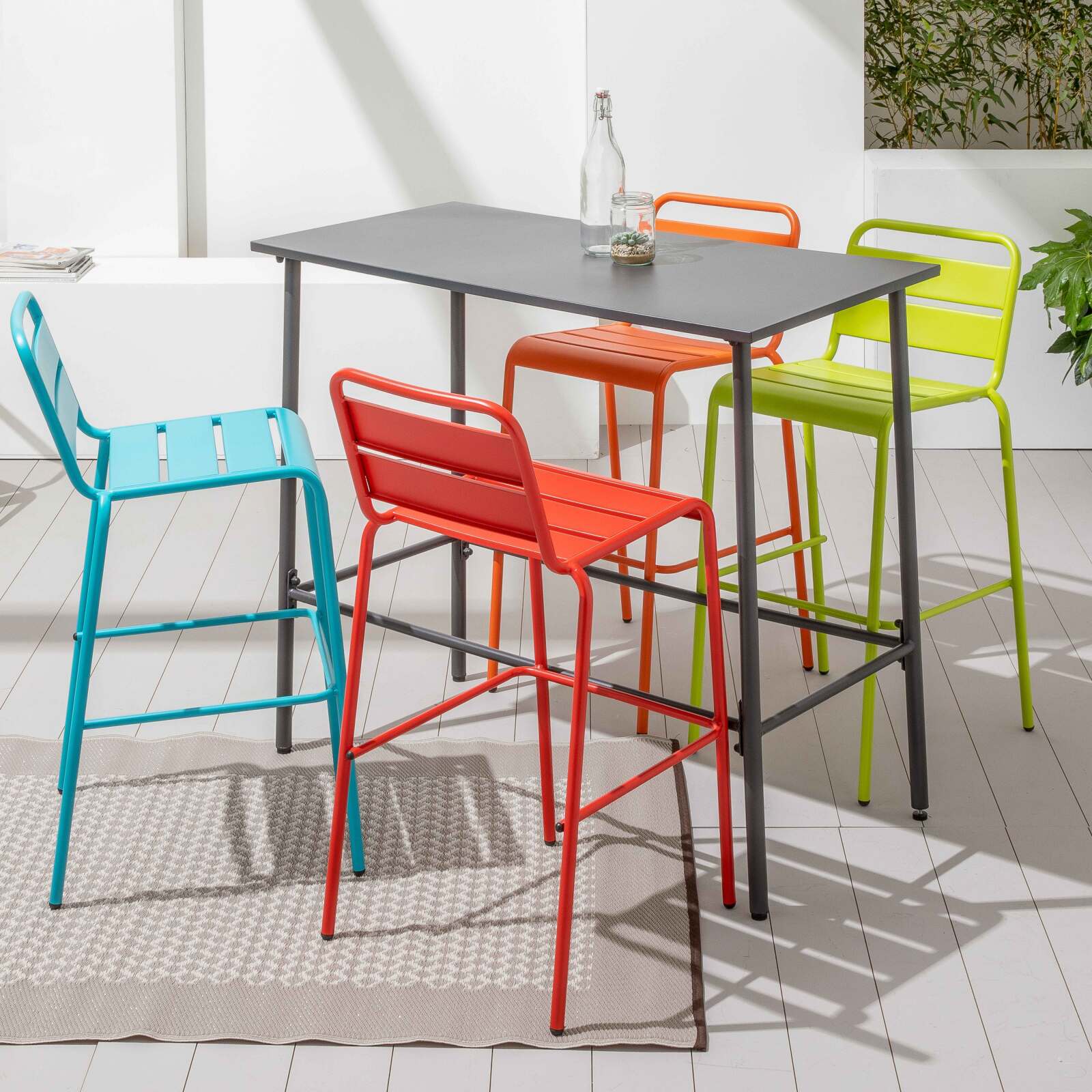 Hoher Garten-Hochtisch (120 x 60 x 105 cm) aus thermolackiertem Stahl 