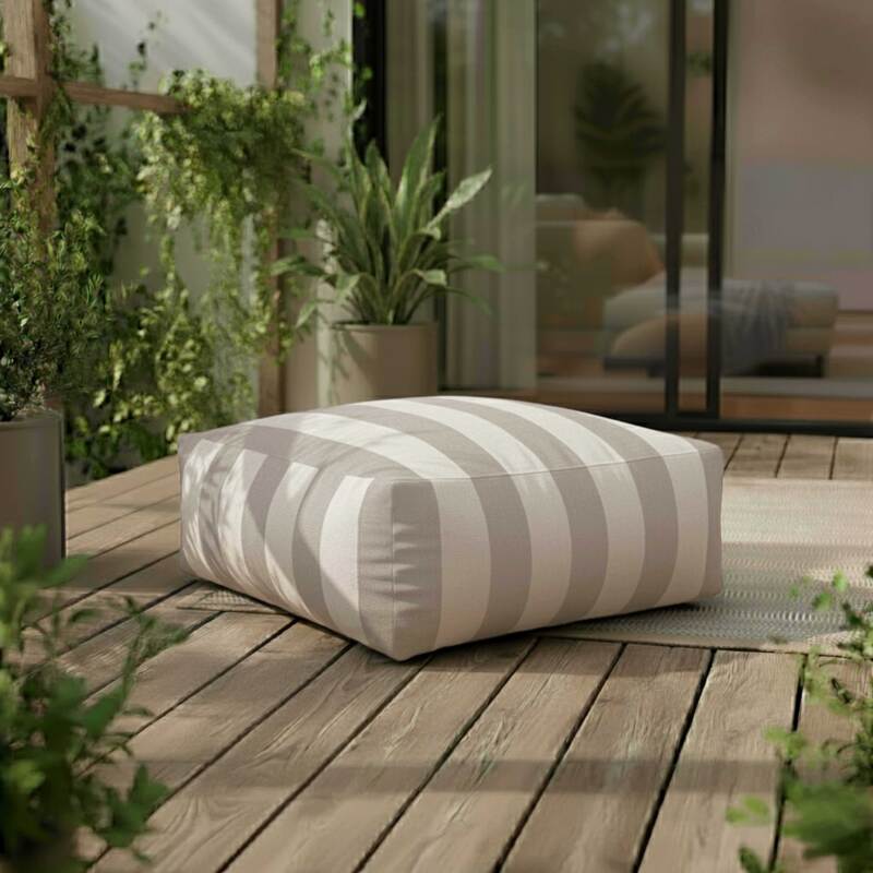 Sitzsack im gestreiften Design für ein modulares Outdoor-Sofa