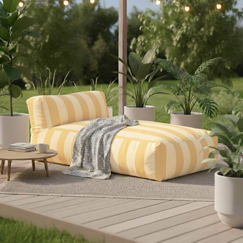 Modulare Gartenmöbel für 5 Personen bestehend aus 2 Kaminstühlen, 1 Ecksessel, 1 Chaiselongue und 1 Hocker im gestreiften Design (2/8)