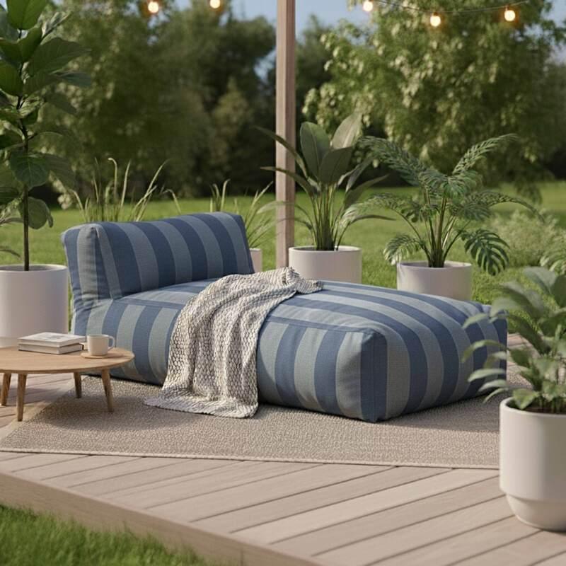 Chaiselongue im gestreiften Design für ein modulares Outdoor-Sofa
