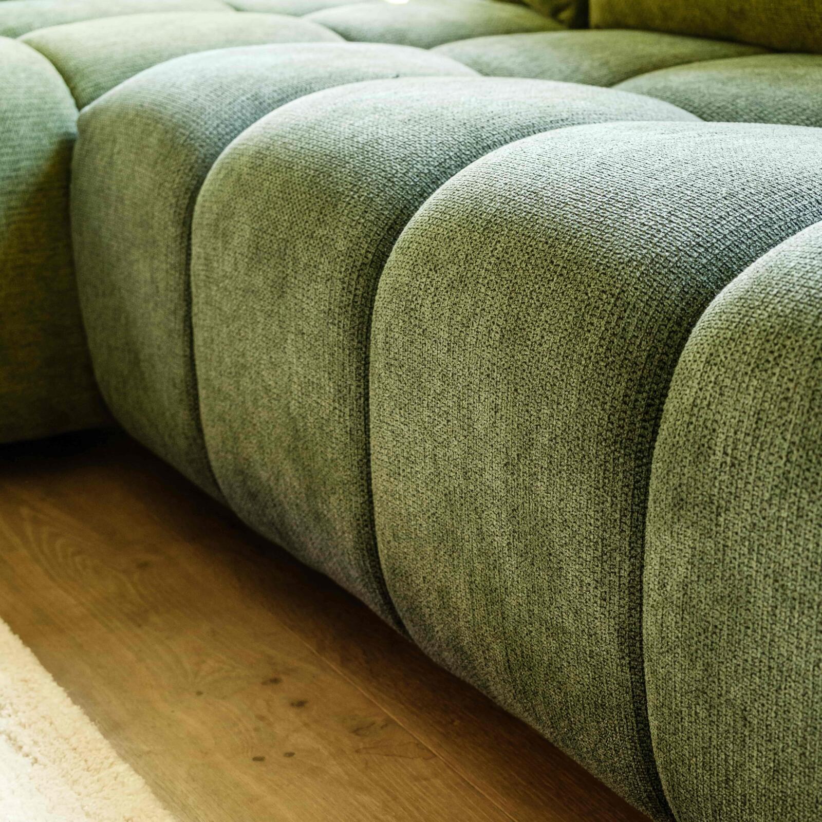 Ecksofa 3-Sitzer aus Stoff mit Chaiselongue links und Kissen