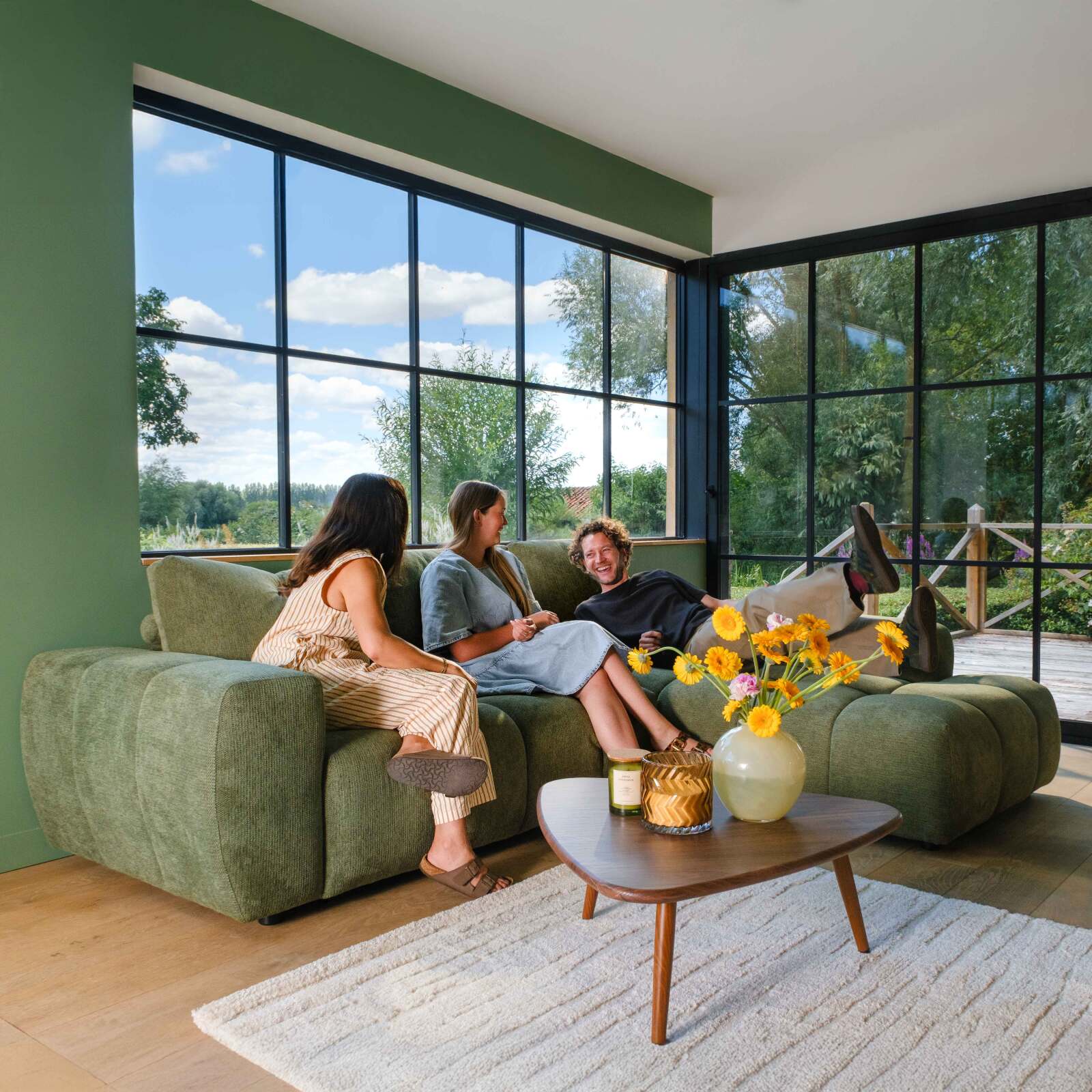 Ecksofa 3-Sitzer aus Stoff mit Chaiselongue rechts und Kissen