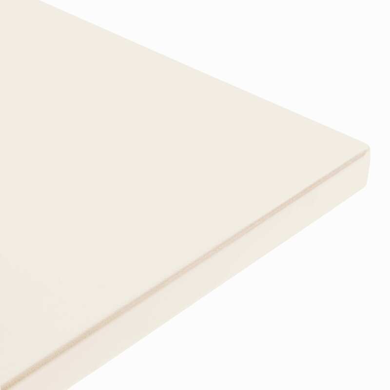 Gartentisch im Bistro-Stil, quadratisch, neigbar, aus Metall, 70x70 cm, und 2 Stühle mit Armlehnen (4/9)