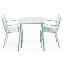 Quadratischer Bistrot-Gartentisch 70 x 70 cm und 2 Metallstühle mit Armlehnen 