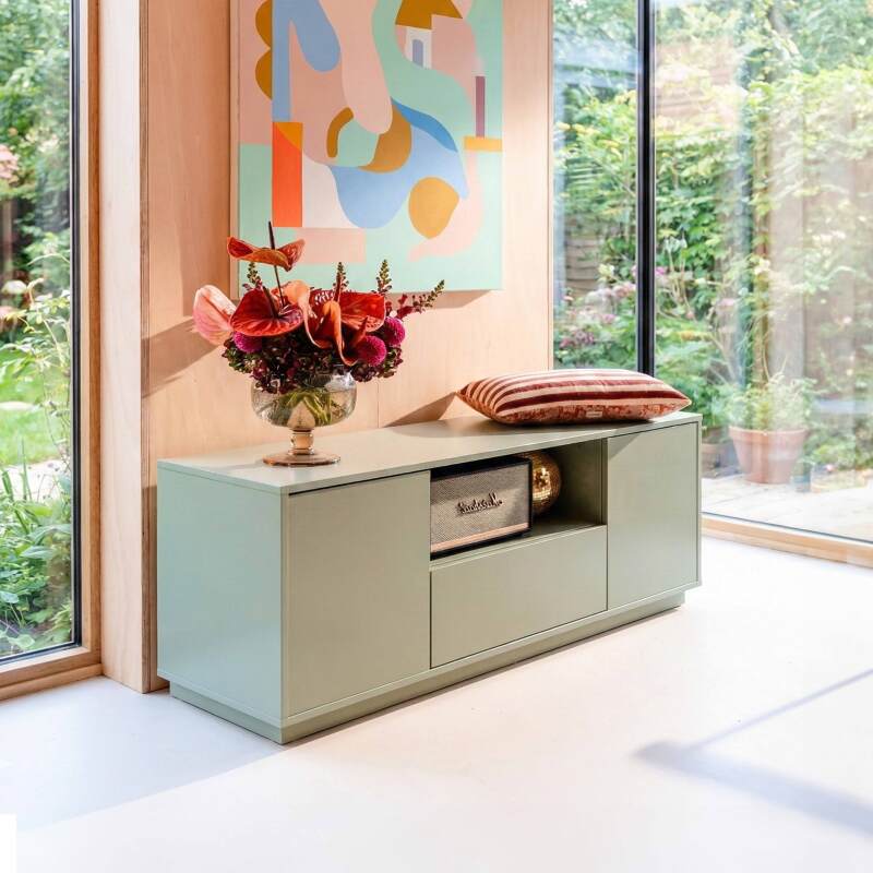 Lowboard farbig, 140 cm