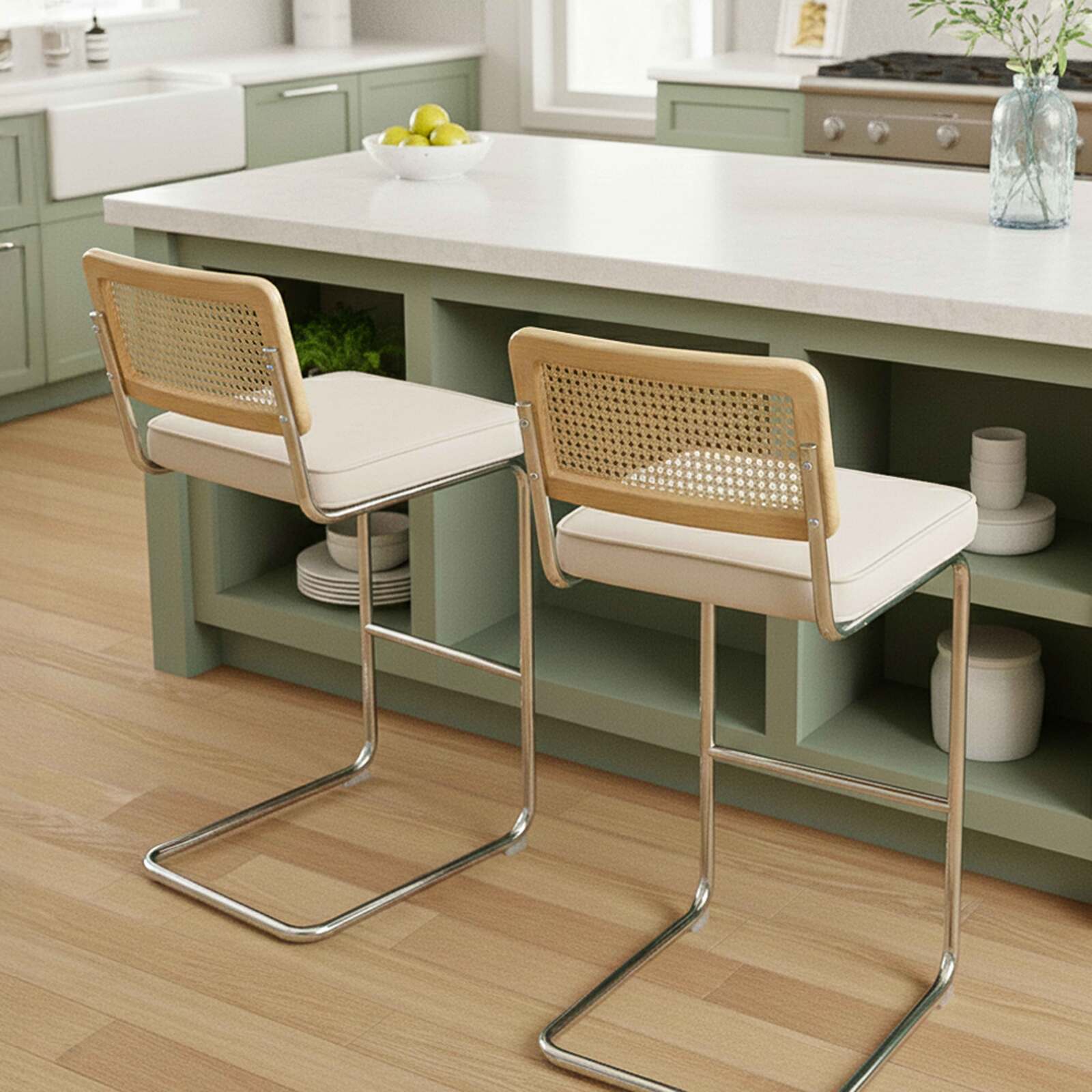 Barstühle aus Samt und Metall mit Rückenlehne im Rohrgeflecht-Stil - 2er-Set