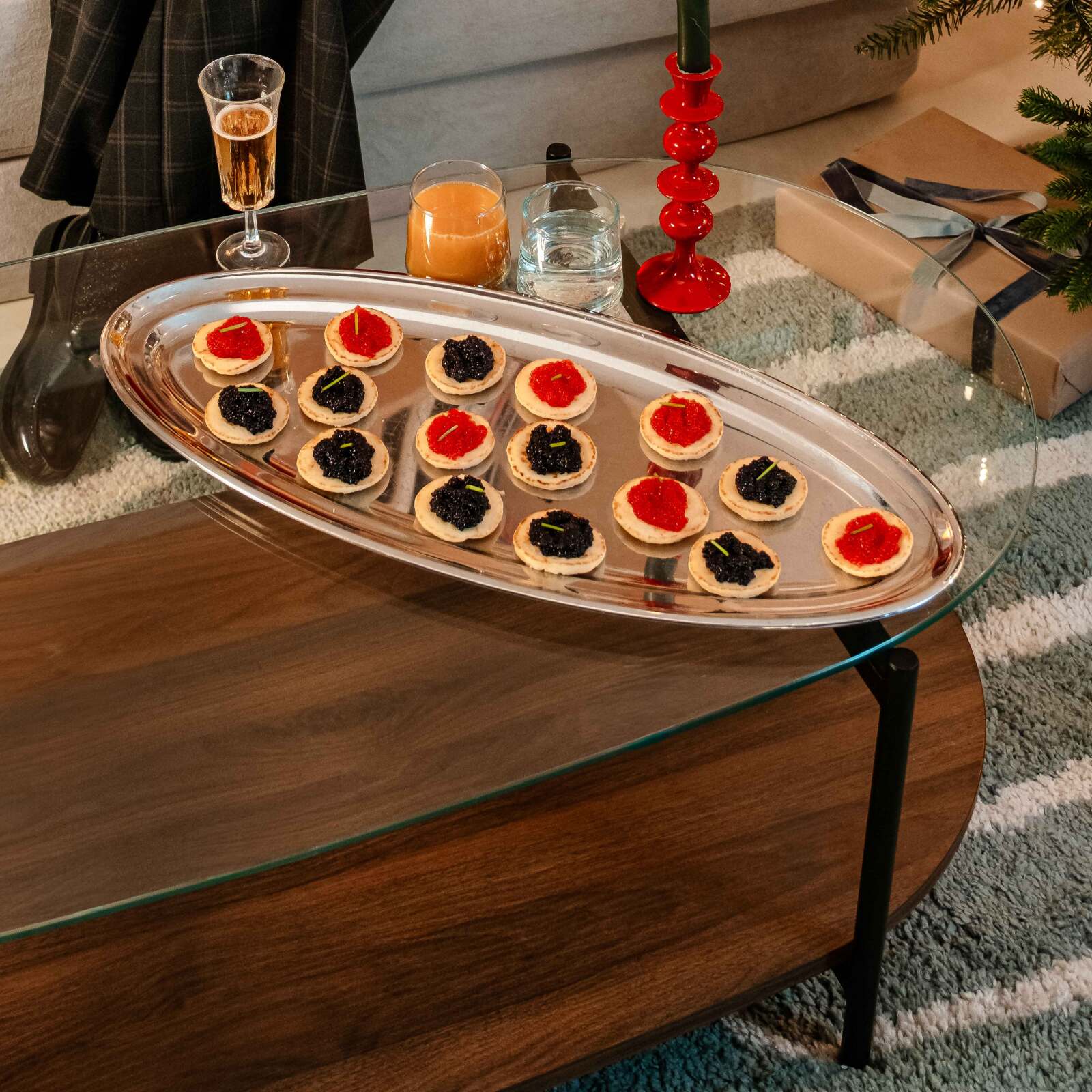 Couchtisch Ovaler ,aus Glas und dunkler Holzoptik, 120 x 55 x 40 cm