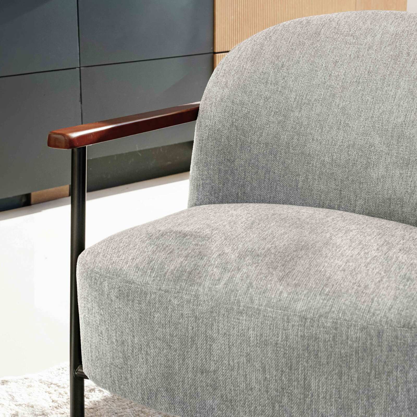 Relax-Sessel aus Stoff, Holz und Metall