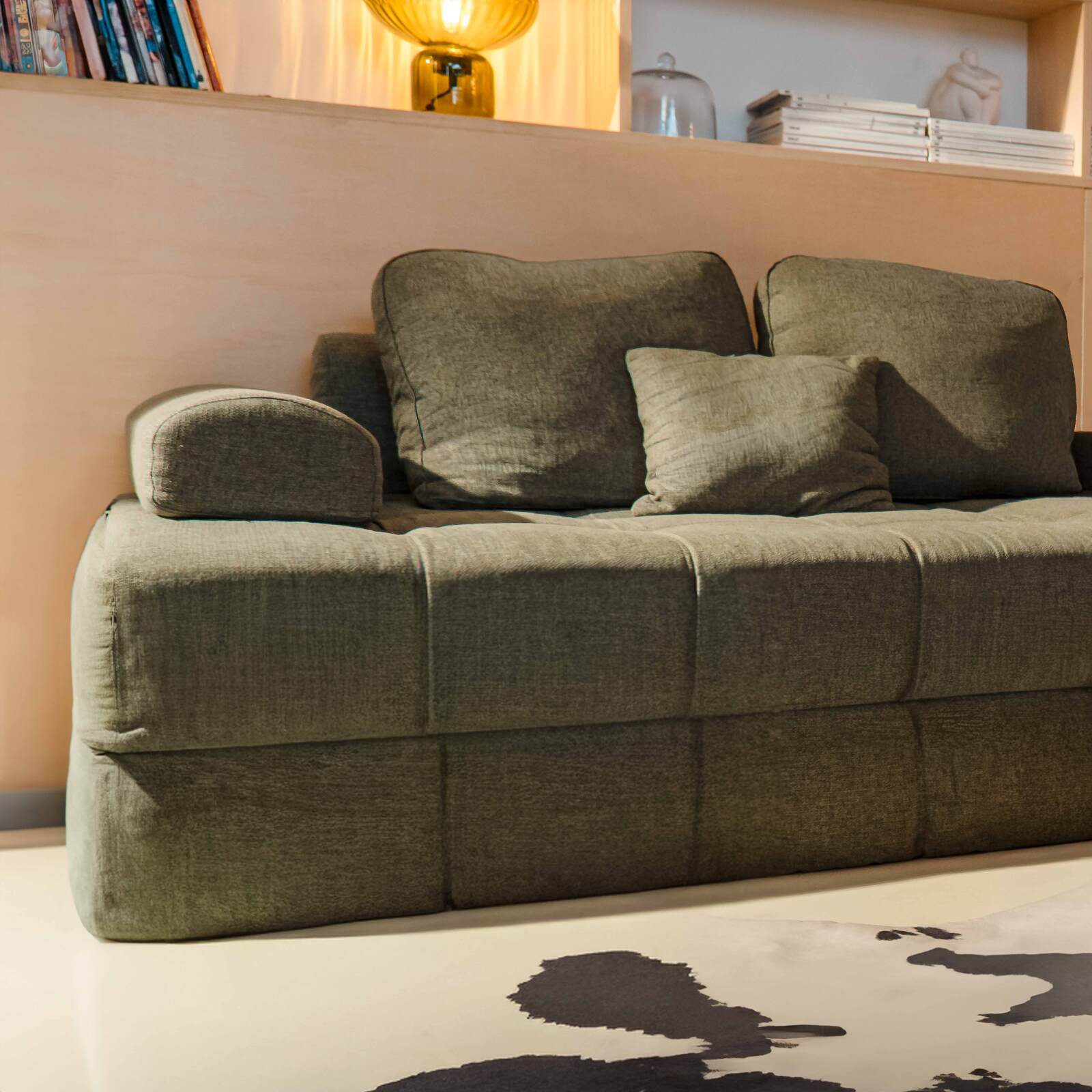 Modulares Sofa 4-Sitzer-aus Stoff mit Hocker und Kissen