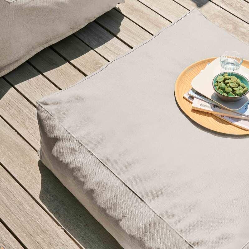 Modulare Gartenmöbel für 5 Personen bestehend aus 2 Kaminstühlen, 1 Ecksessel, 1 Chaiselongue und 1 Hocker im gestreiften Design (7/8)