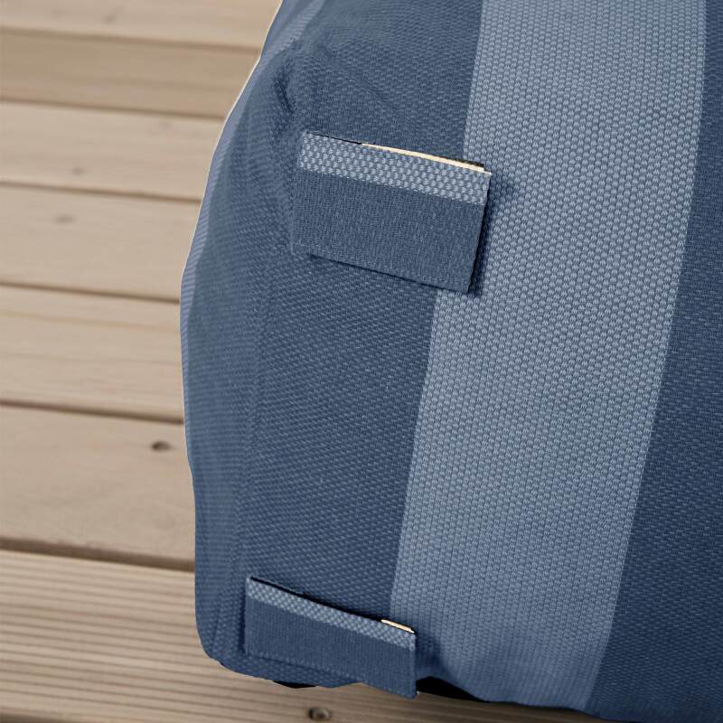 Modulare Gartenmöbel für 4 Personen bestehend aus 1 Sessel, 2 Ecksesseln und 1 Ottomane im gestreiften Design (6/7)