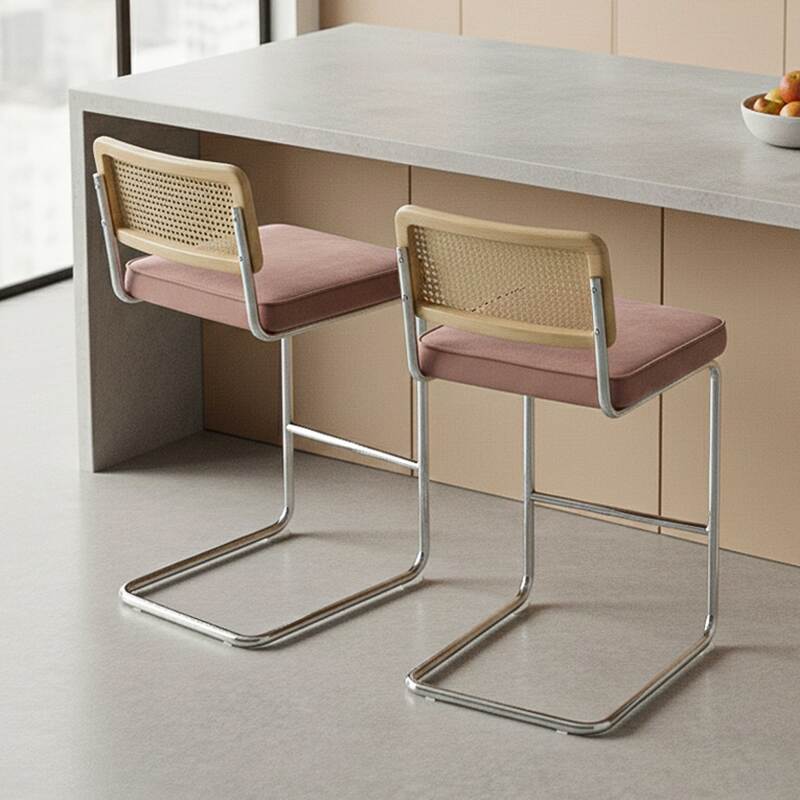 Barstühle aus Samt und Metall mit Rückenlehne im Rohrgeflecht-Stil - 2er-Set (2/7)