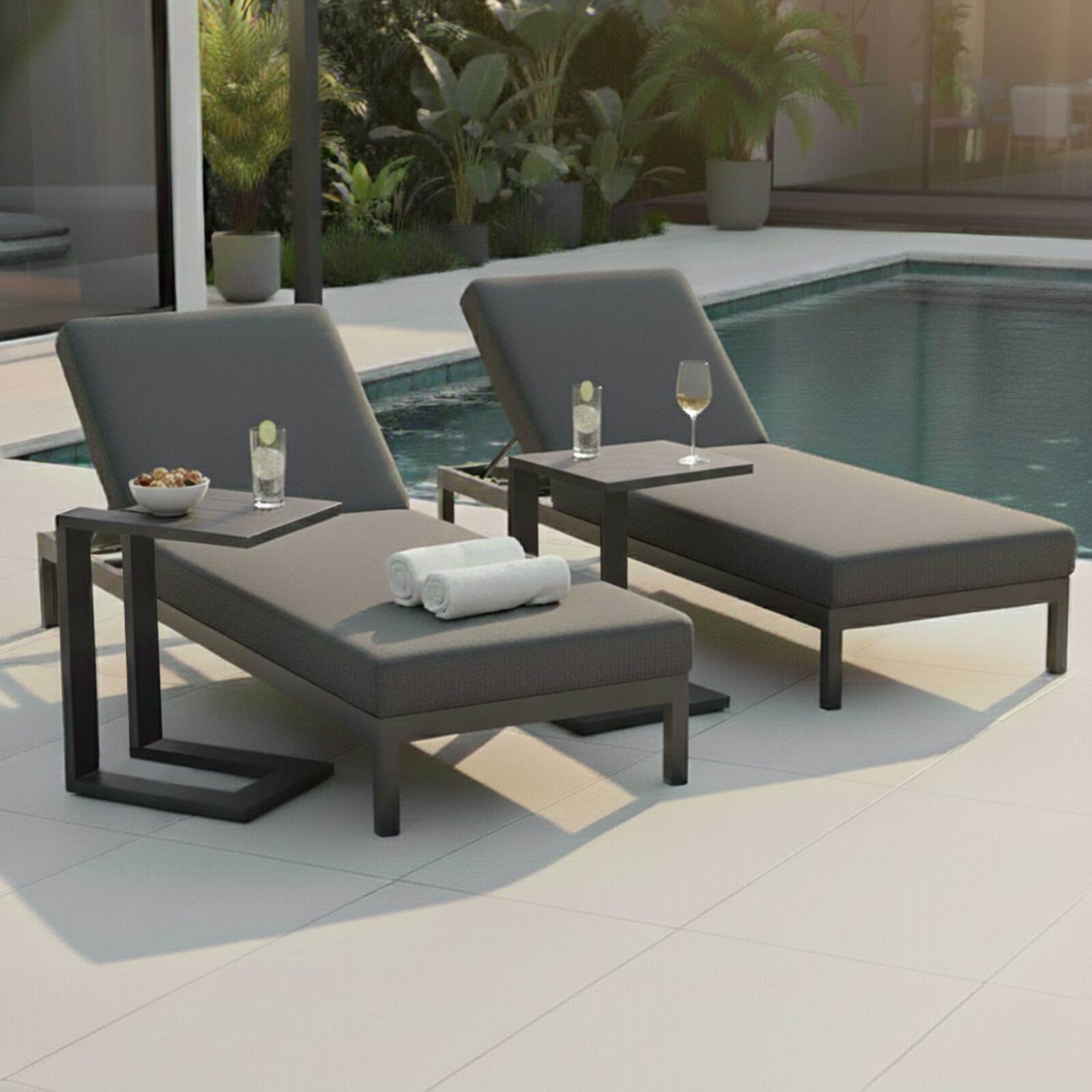 Sonnenliegen aus Aluminium 5-fach verstellbar mit Kissen und Ablage - 2er-Set