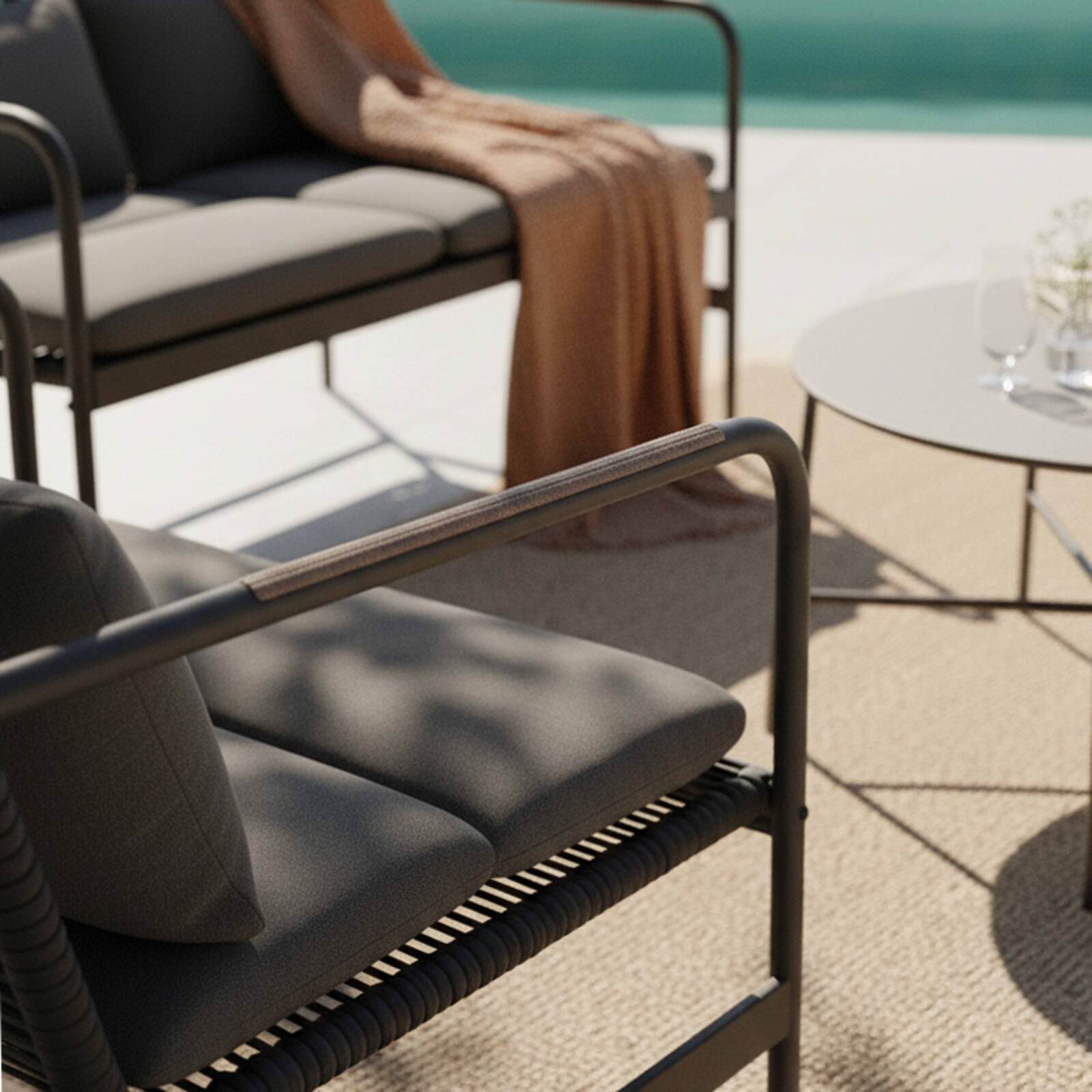 4-Sitzer-Gartenmöbel aus Metall mit 1 Sofa, 2 Sesseln und Couchtisch