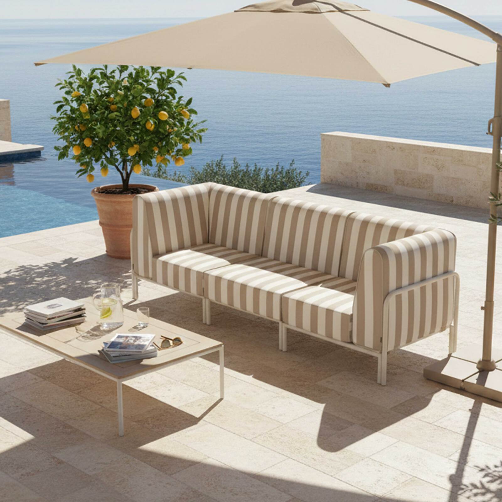 Modulare Gartenmöbel für 3 Personen bestehend aus 1 Sessel und 2 Ecksesseln im gestreiften Design