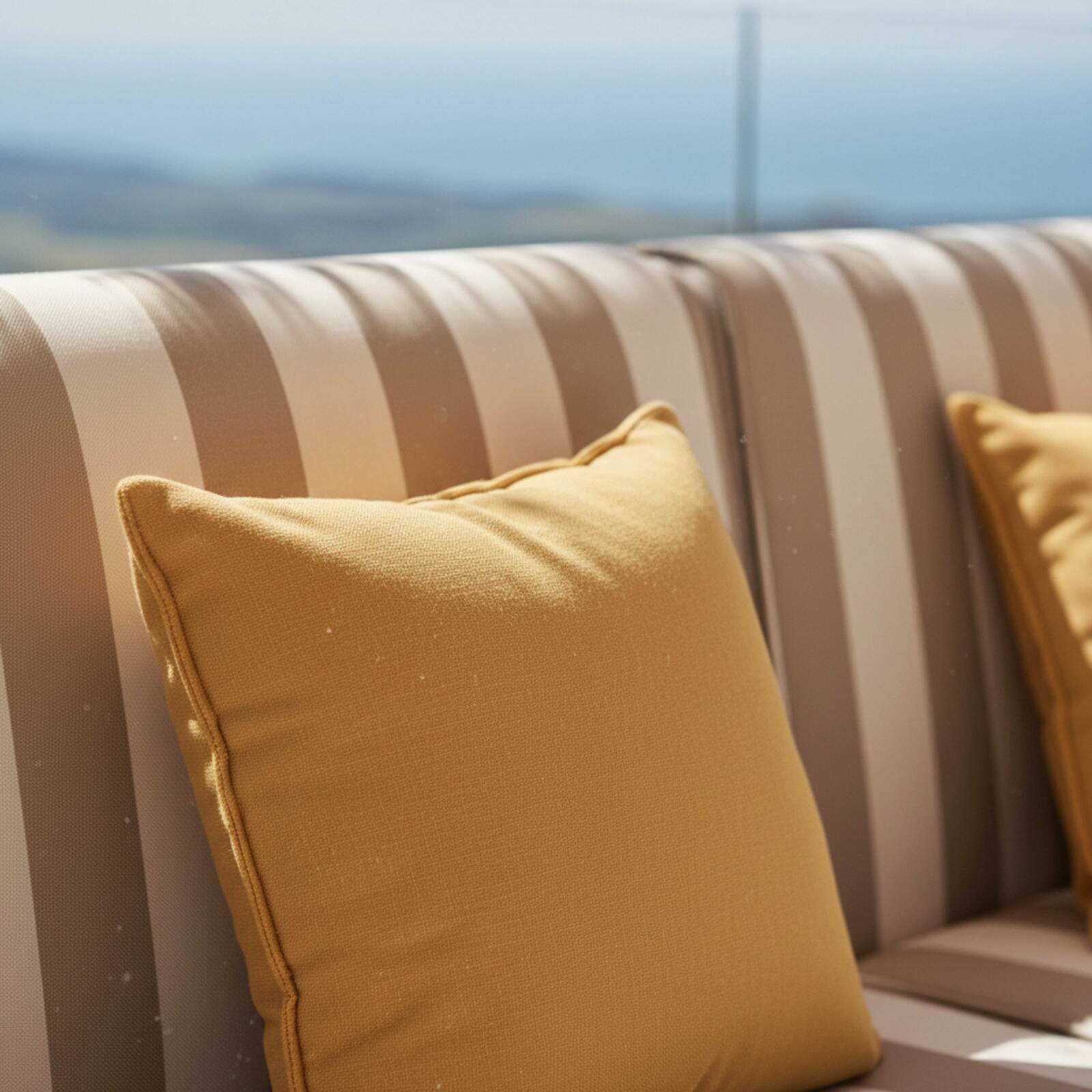 Modulare Gartenmöbel für 2 Personen bestehend aus 2 Sesseln im gestreiften Design