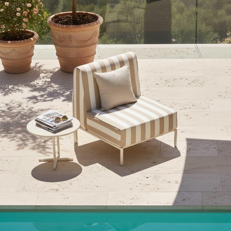 Sessel im gestreiften Design für ein modulares Outdoor-Sofa (2/7)