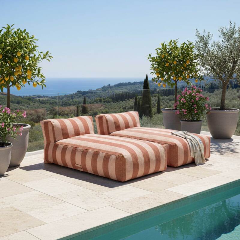 Modulare Gartenmöbel für 2 Personen bestehend aus 2 gestreiften Chaiselongues 