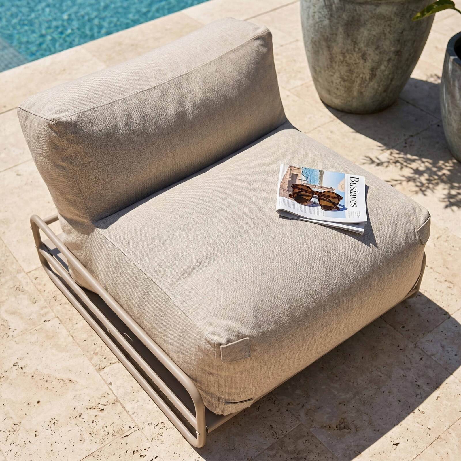 Sessel für modulare Outdoor-Sofa mit Gestell