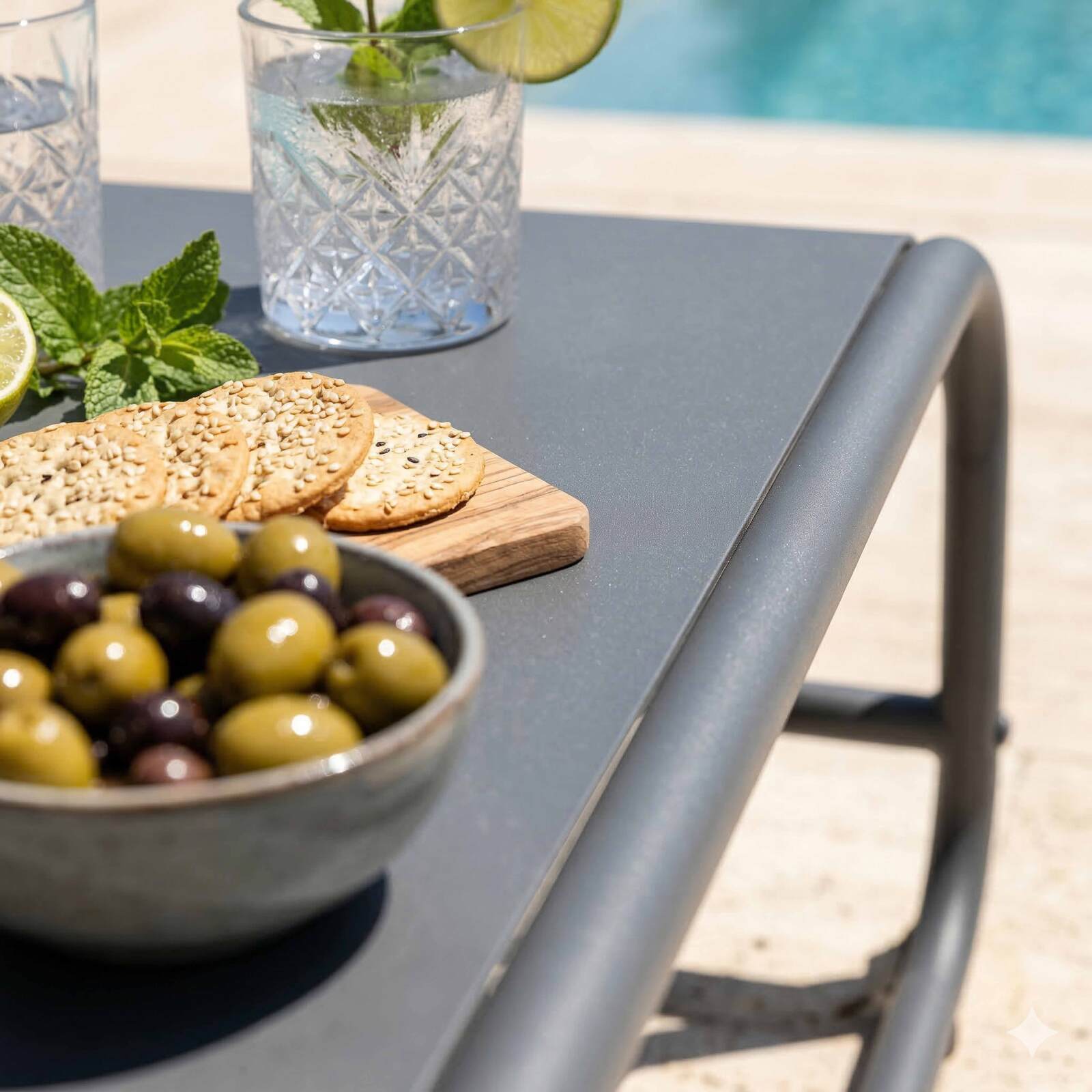 Garten Couchtisch rechteckig aus Metall 85x40x30 cm