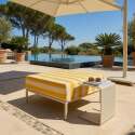 Sitzsack im gestreiften Design für ein modulares Outdoor-Sofa