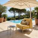 Sessel im gestreiften Design für ein modulares Outdoor-Sofa