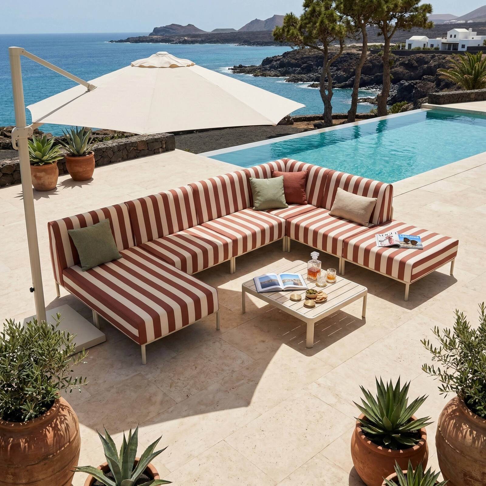 Chaiselongue im gestreiften Design für ein modulares Outdoor-Sofa