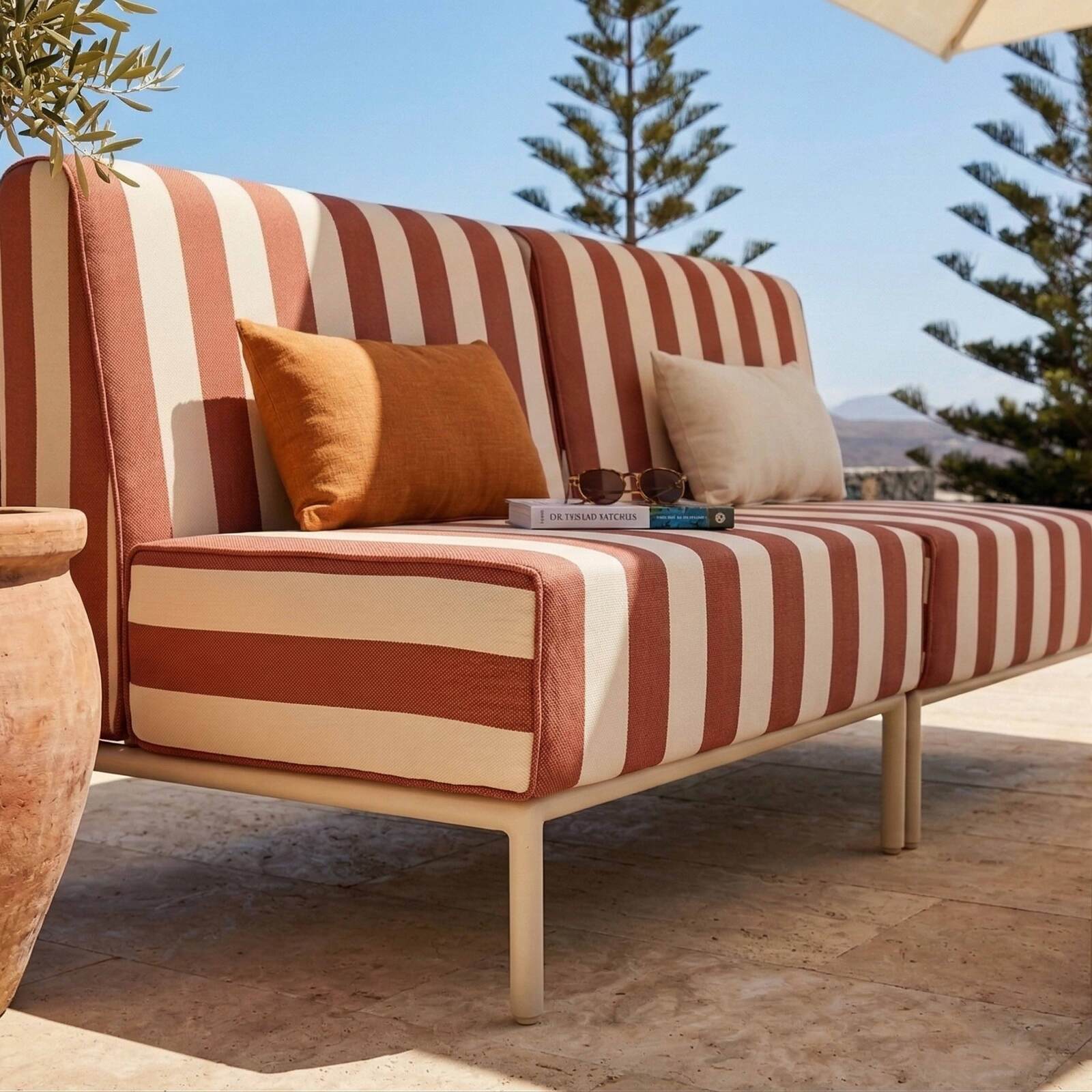 Modulare Gartenmöbel für 2 Personen bestehend aus 2 Sesseln im gestreiften Design