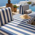 Modulare Gartenmöbel für 2 Personen bestehend aus 2 Chaiselongues und 1 Sitzsack im gestreiften Design