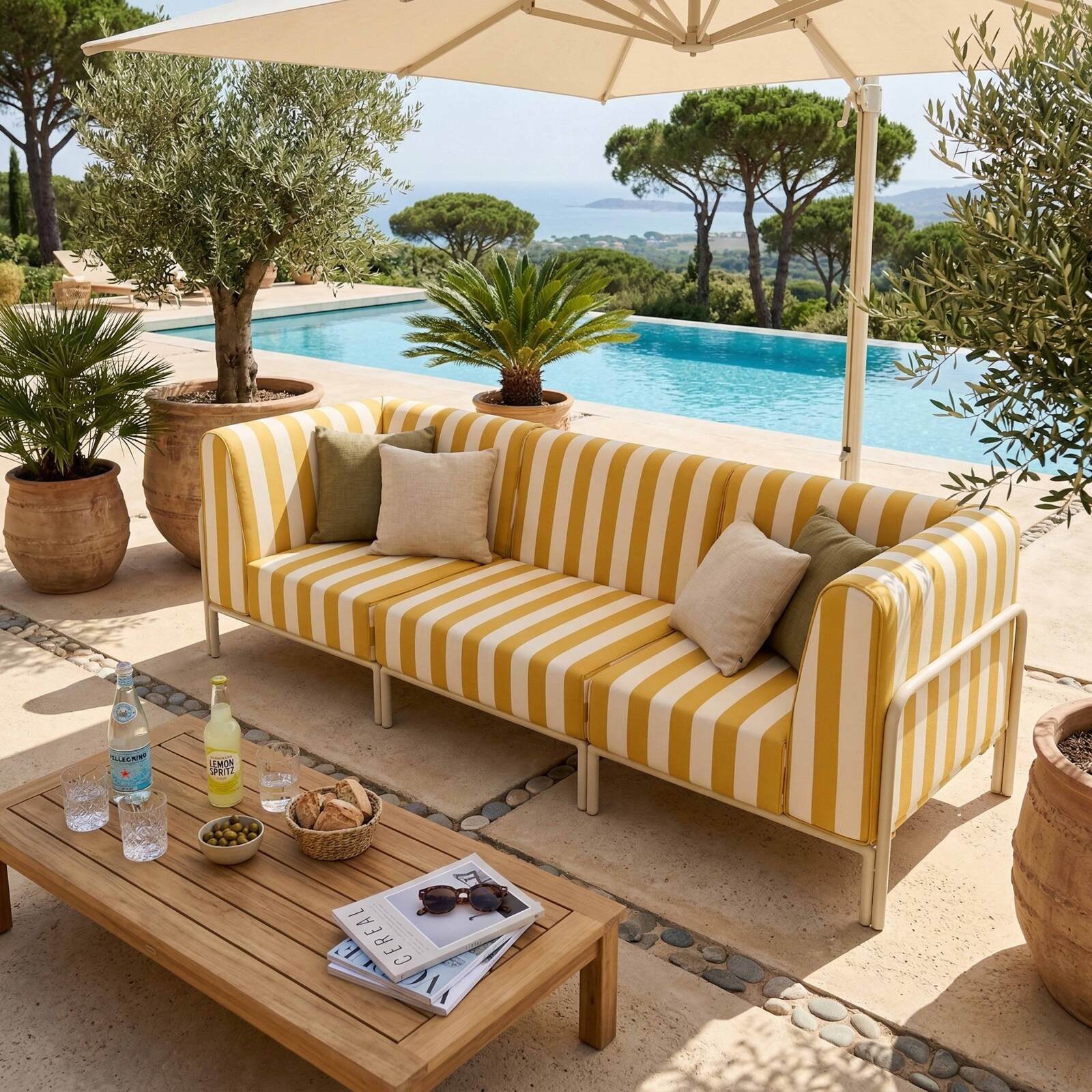 Modulare Gartenmöbel für 3 Personen bestehend aus 1 Sessel und 2 Ecksesseln im gestreiften Design