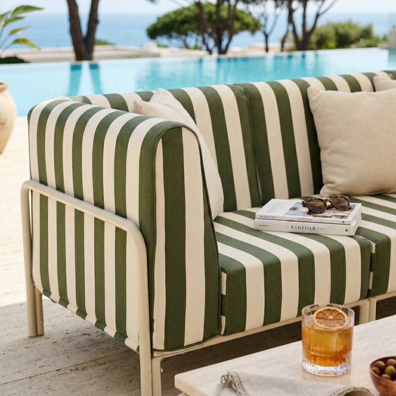 Modulare Gartenmöbel für 3 Personen bestehend aus 1 Sessel und 2 Ecksesseln im gestreiften Design (8/9)