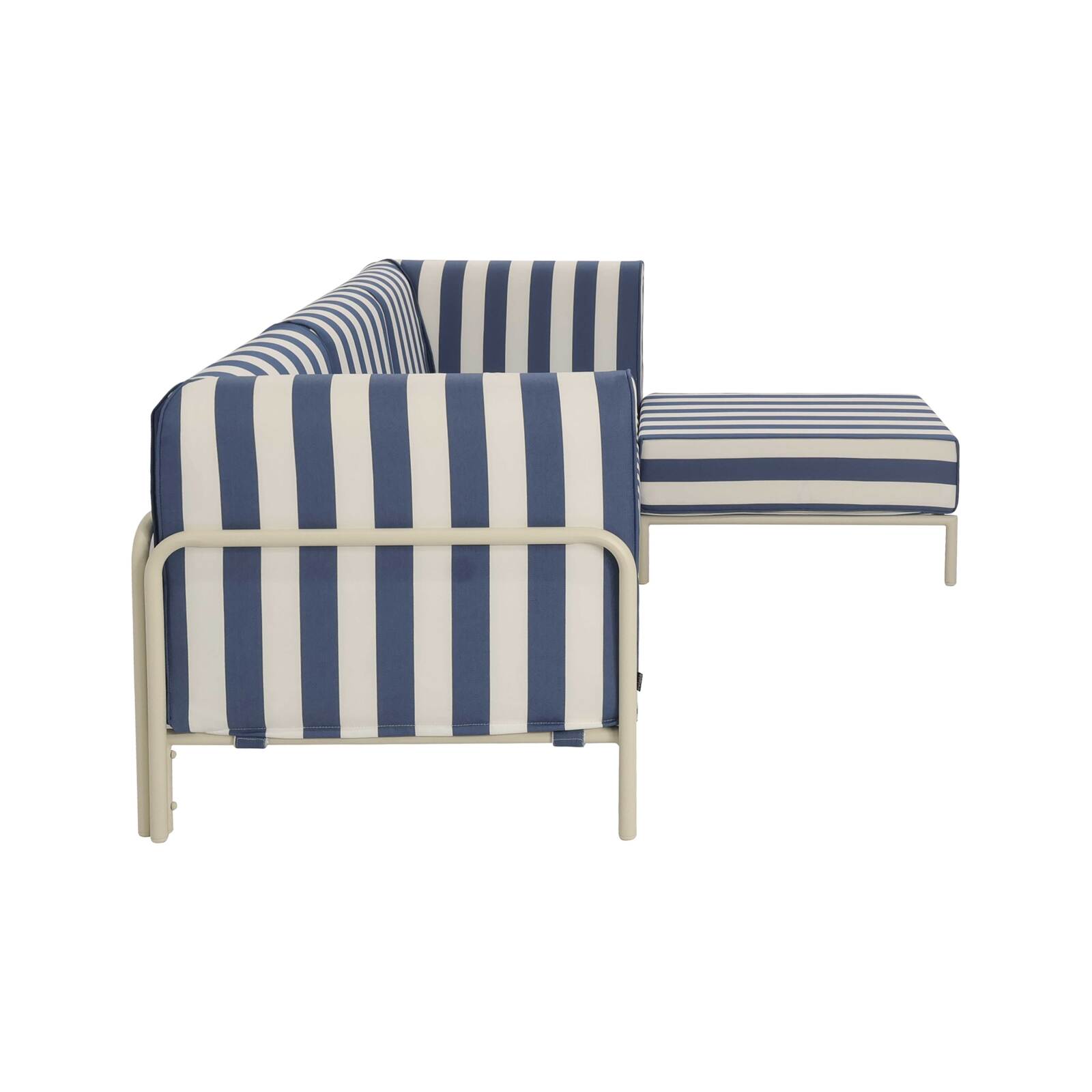 Modulare Gartenmöbel für 4 Personen bestehend aus 1 Sessel, 2 Ecksesseln und 1 Sitzsack im gestreiften Design