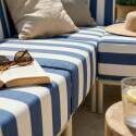 Modulare Gartenmöbel für 4 Personen bestehend aus 1 Sessel, 2 Ecksesseln und 1 Sitzsack im gestreiften Design