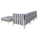 Modulare Gartenmöbel für 4 Personen bestehend aus 1 Sessel, 1 Ecksessel, 1 Chaiselongue und 1 Sitzsack im gestreiften Design