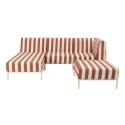 Modulare Gartenmöbel für 4 Personen bestehend aus 1 Sessel, 1 Ecksessel, 1 Chaiselongue und 1 Sitzsack im gestreiften Design