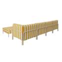 Modulare Gartenmöbel für 5 Personen bestehend aus 2 Sesseln, 1 Ecksessel, 1 Chaiselongue und 1 Sitzsack im gestreiften Design