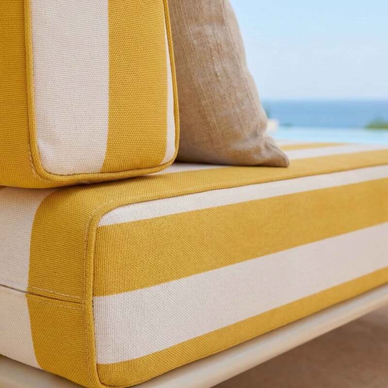Modulare Gartenmöbel für 5 Personen bestehend aus 2 Sesseln, 1 Ecksessel, 1 Chaiselongue und 1 Sitzsack im gestreiften Design (4/8)
