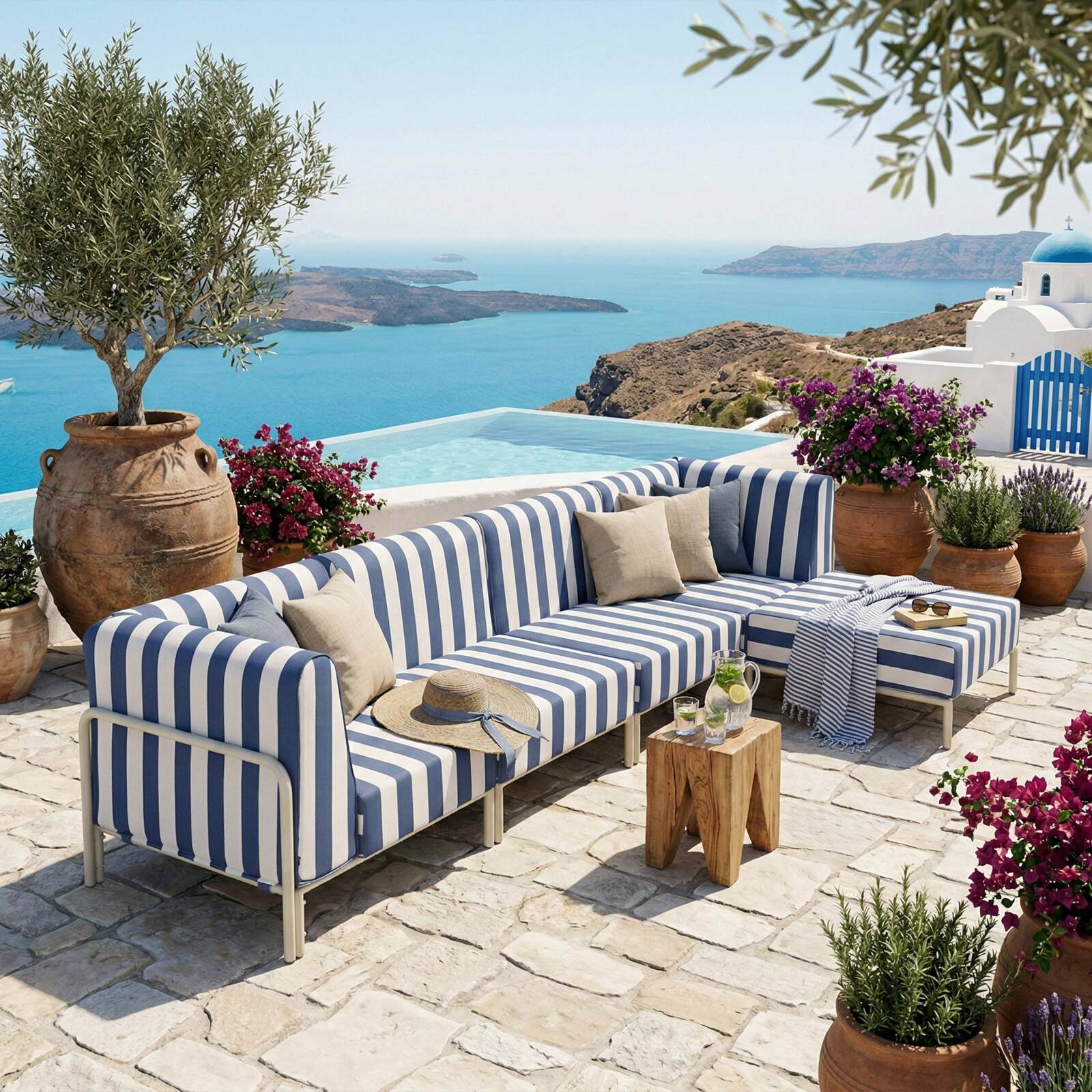 Modulare Gartenmöbel für 5 Personen bestehend aus 2 Sesseln, 2 Ecksesseln und 1 Sitzsack im gestreiften Design