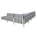 Modulare Gartenmöbel für 6 Personen bestehend aus 3 Sesseln, 1 Ecksessel, 1 Chaiselongue und 1 Sitzsack im gestreiften Design