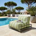 Sessel im gestreiften Design für ein modulares Outdoor-Sofa mit Gestell